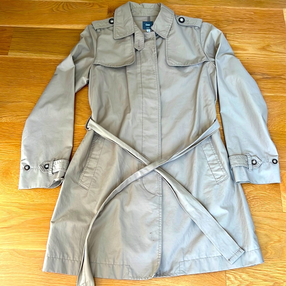 Gap Trench coat medium